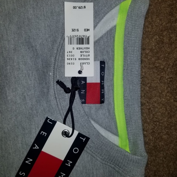 Tommy Hilfiger sweatshirt - Picture 2 of 5